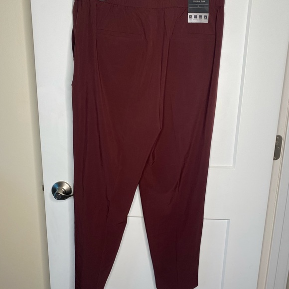 Banana Republic | Pants & Jumpsuits | Nwt Banana Republic Factory Airstretch Tapered Pants Pinot 